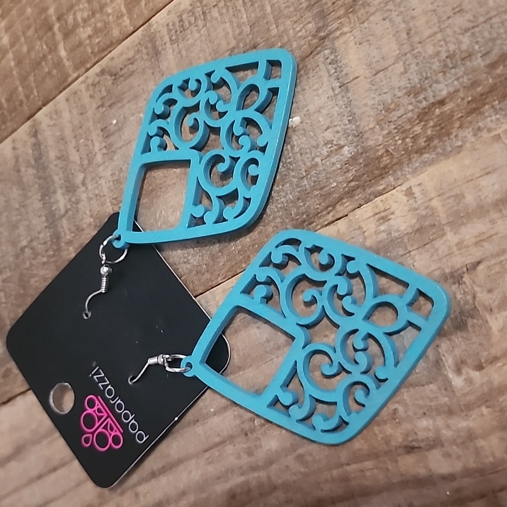 Paparazzi Turquoise wood earrings